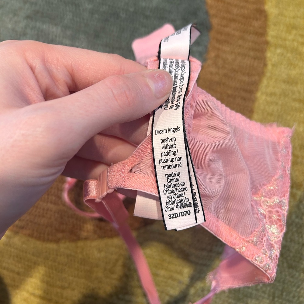 Like-New Victoria’s Secret Dream Angels Push Up Bra Un-Padded Pink Lace Size 32D - Picture 5 of 5